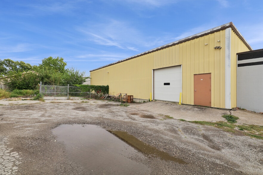 More Photos Of 3939 E 14th St, Des Moines Warehouse For Sale