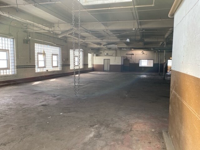 More Photos Of 5041-5047 N Western Ave, Chicago Flex For Lease