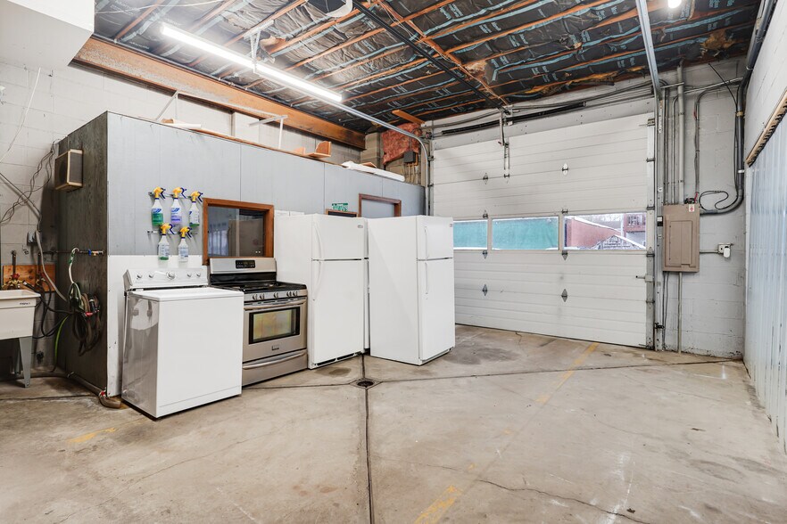 More Photos Of 27 Division St, Waterford Freestanding For Sale