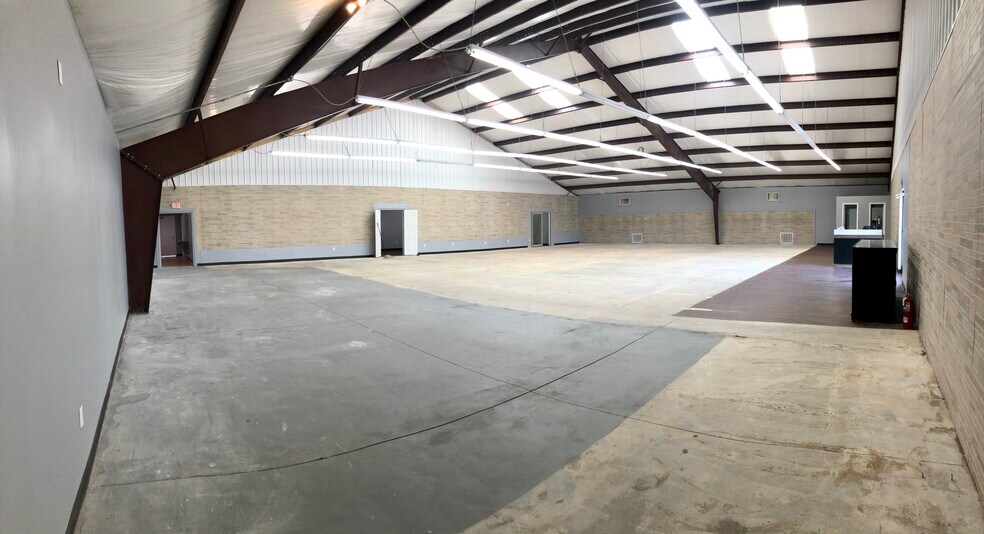 More Photos Of 4617 Sutherland Rd, Owensboro Light Distribution For Lease
