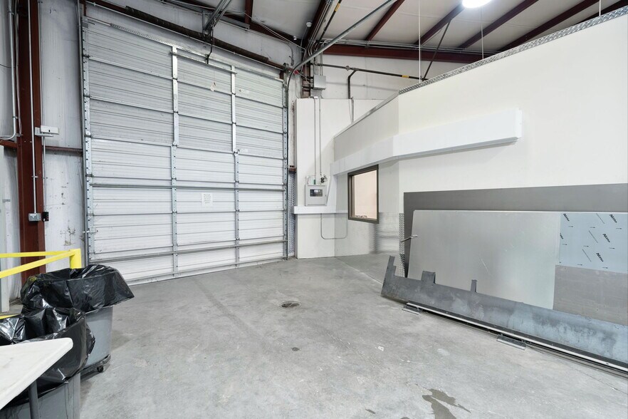 More Photos Of 6735 Whitten Pl, Memphis Service For Sale