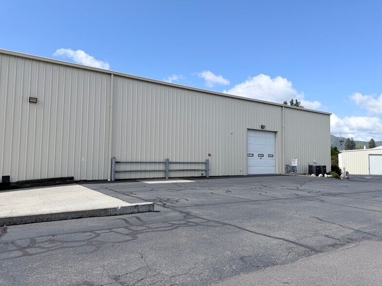 More Photos Of 688 Tolman Creek Rd, Ashland Refrigeration Cold Storage For Lease