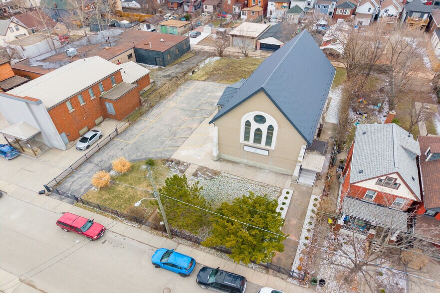 More Photos Of 50 Earl St, Hamilton Daycare Center For Sale