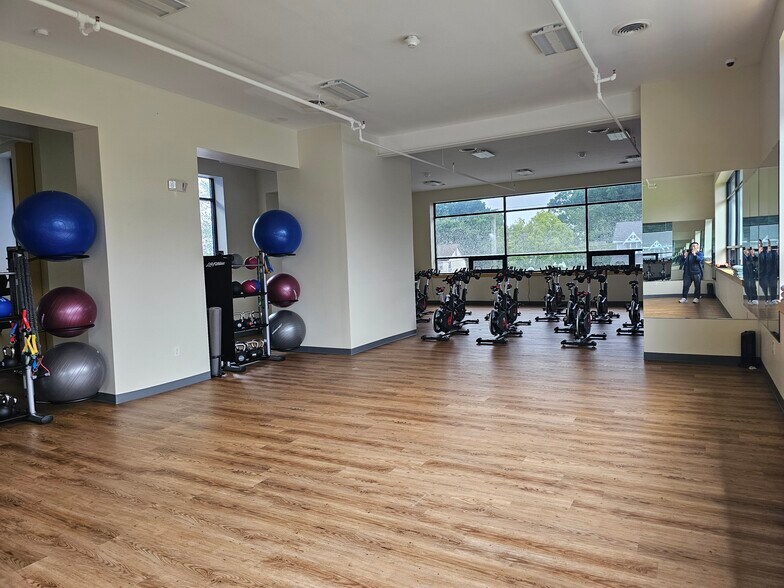 More Photos Of 38 Oakdene Ave, Teaneck Schools For Lease