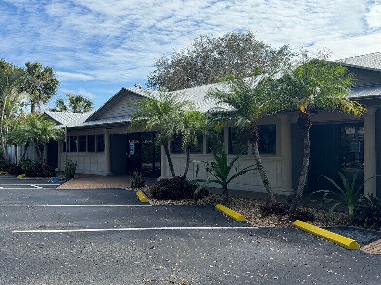 More Photos Of 835 SE Osceola St, Stuart Office Residential For Sale