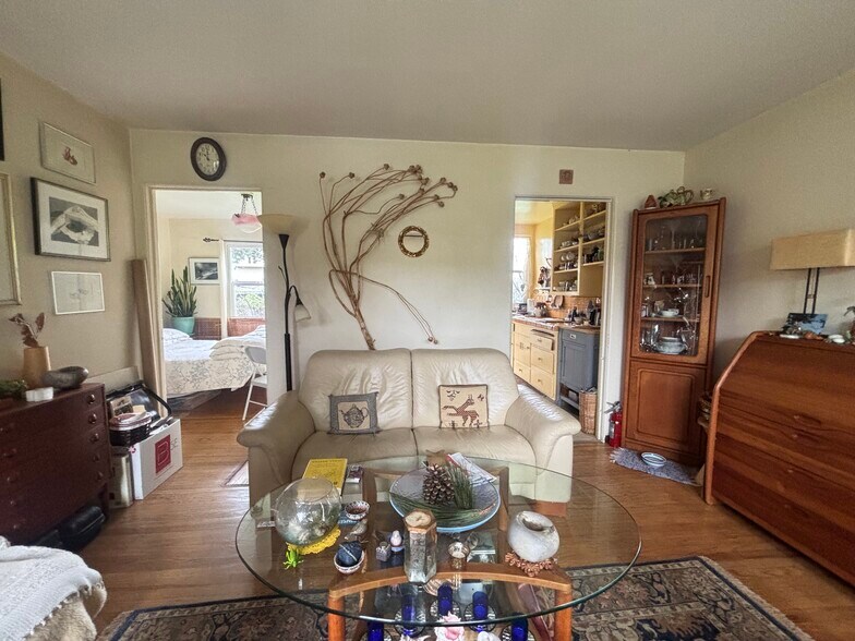 More Photos Of 2212 Sacramento St, Berkeley Multifamily For Sale