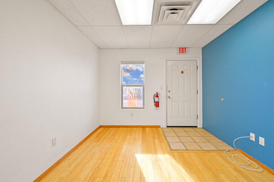 More Photos Of 1925 Aspen Dr, Santa Fe Office For Lease