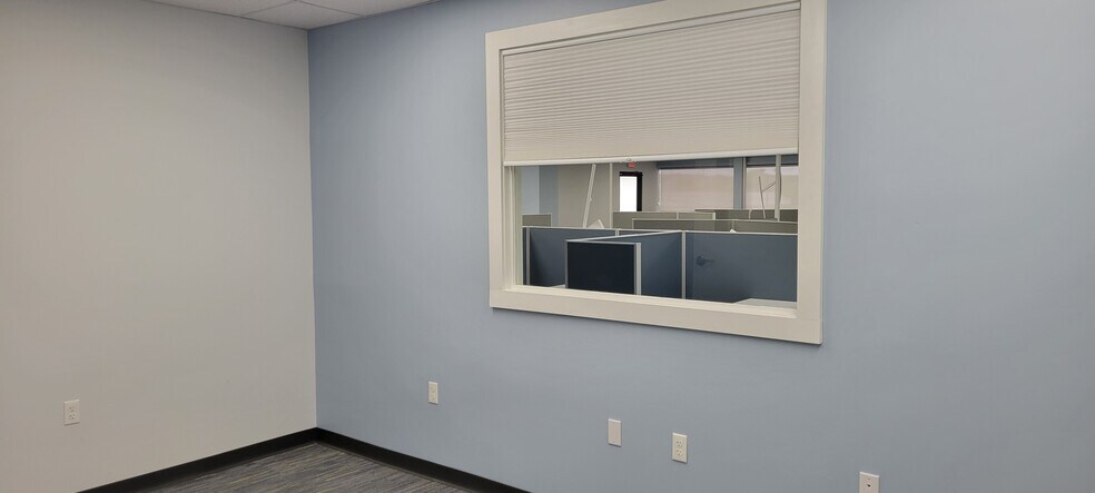 More Photos Of 120 Lambert Lind Hwy, Warwick Storefront Retail Office For Lease