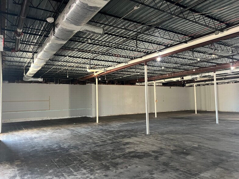 More Photos Of 100 N 8th St, Rogers Storefront Retail Office For Sale