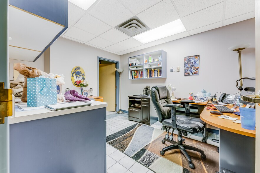 More Photos Of 224 Spruce St, Morgantown Office For Sale