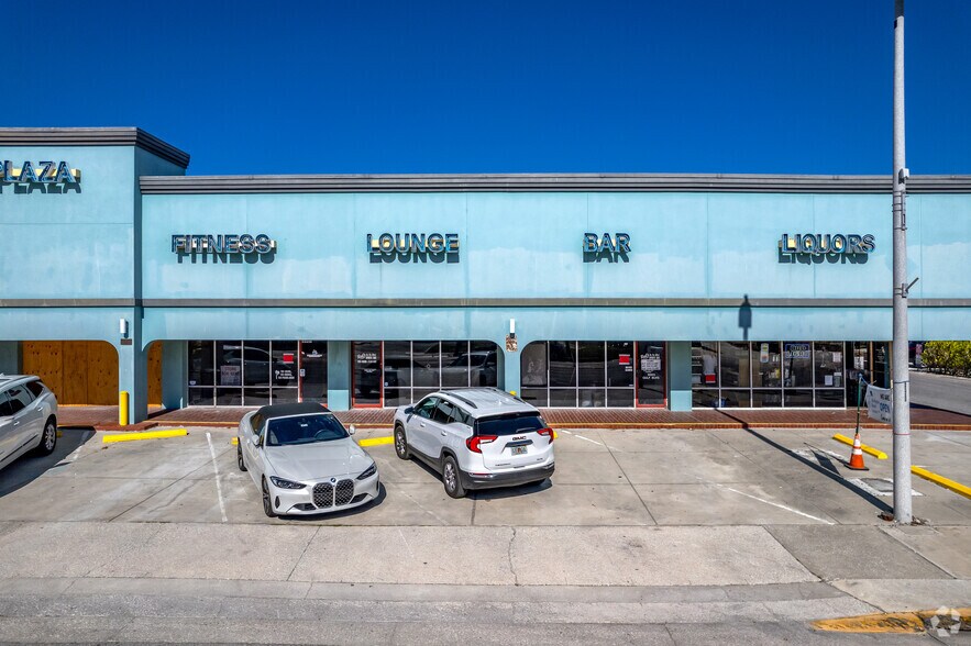 More Photos Of 16913 Gulf Blvd, North Redington Beach General Retail For Lease