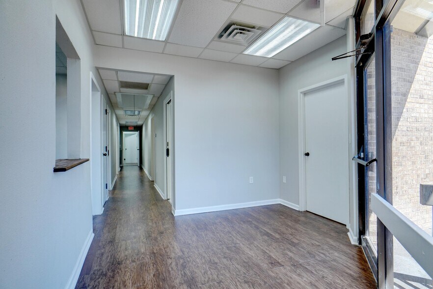 More Photos Of 425 Westpark Way, Euless Office For Sale