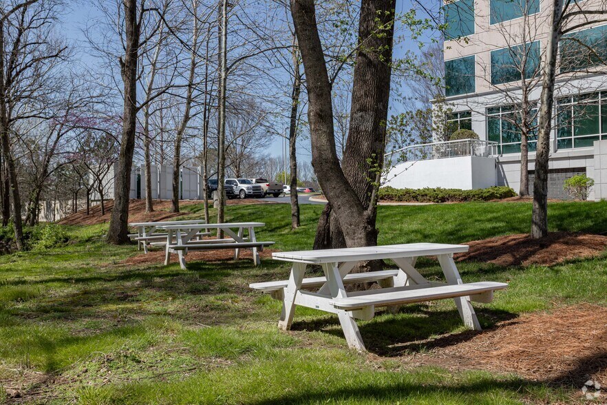 More Photos Of 2555 Meridian Blvd, Franklin Office For Lease