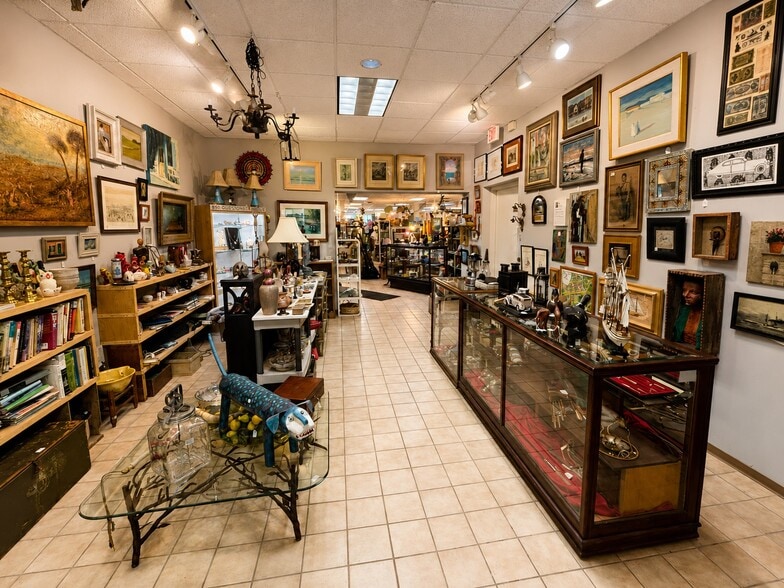 More Photos Of 5600 N US-31, Williamsburg Storefront For Sale