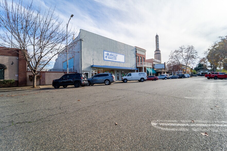 More Photos Of 119 D St, Marysville Storefront Retail Office For Sale