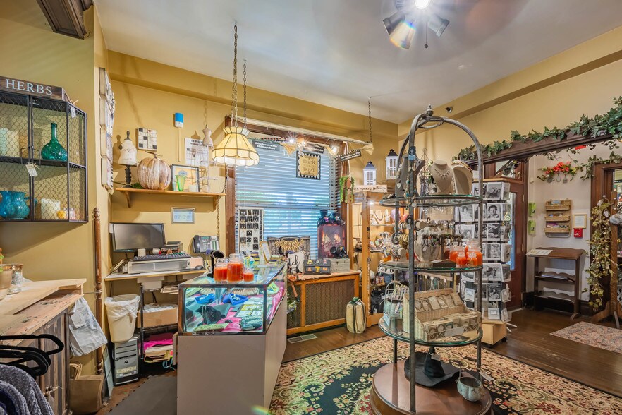 More Photos Of 7505 Saltsburg Rd, Pittsburgh Restaurant For Sale