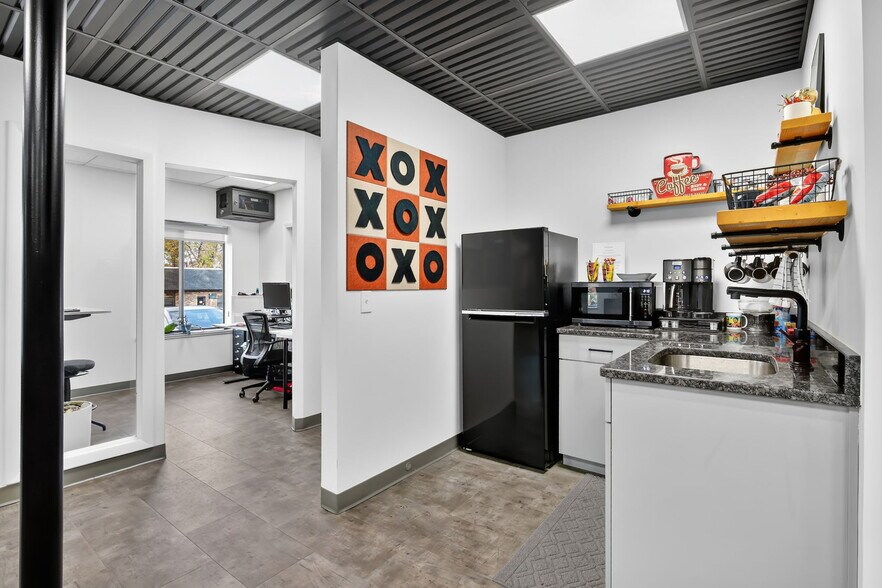 More Photos Of 363 New Britain Rd, Berlin Office For Sale