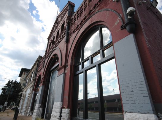 More Photos Of 3221-3225 Olive St, Saint Louis Bar For Lease