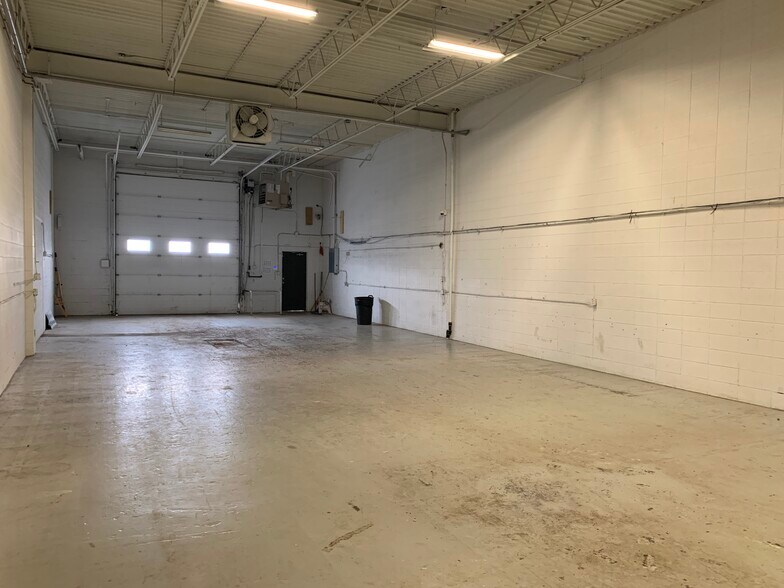 More Photos Of 8703-8727 53rd Ave NW, Edmonton Flex For Lease