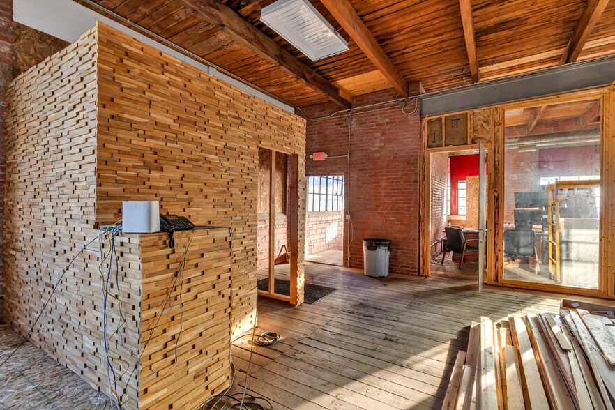 More Photos Of 2032 W 105th St, Cleveland Warehouse For Sale