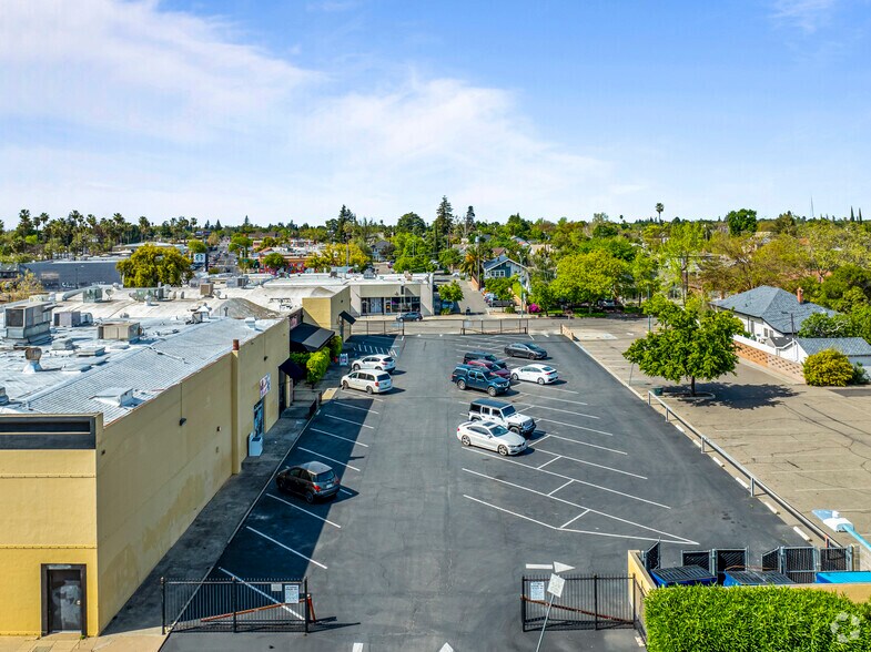 More Photos Of 1700-1744 Pacific Ave, Stockton Storefront For Lease