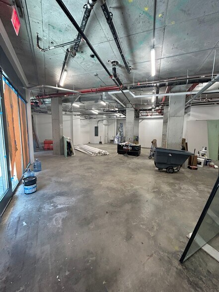 More Photos Of 555 Broadway, Brooklyn Apartments For Lease