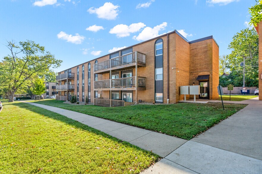 More Photos Of 1733 W 24th St, Lawrence Apartments For Sale