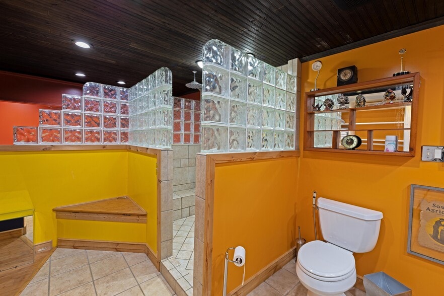 More Photos Of 101 W Main St, Hogansville Distribution For Sale