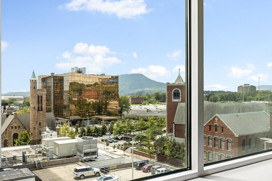 More Photos Of 605 Chestnut St, Chattanooga Office For Lease
