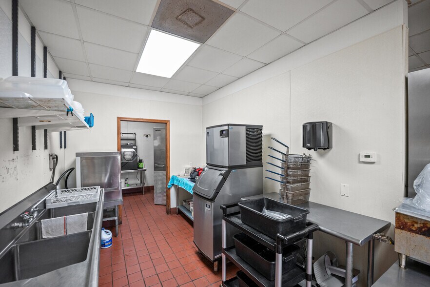 More Photos Of 22272 State Highway 59, Robertsdale Restaurant For Sale