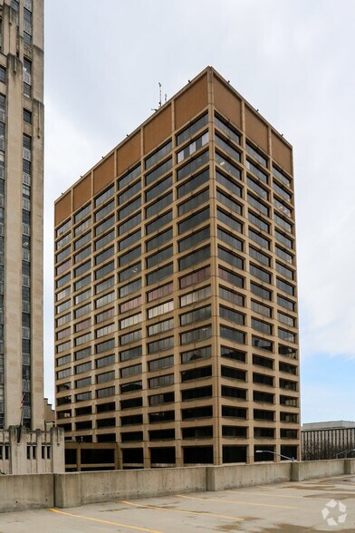 More Photos Of 130 W 2nd St, Dayton Office For Lease