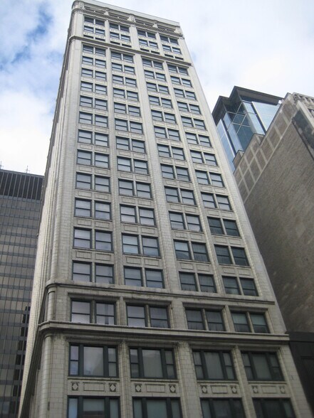 More Photos Of 202-220 South State Street, Chicago Specialty For Sale