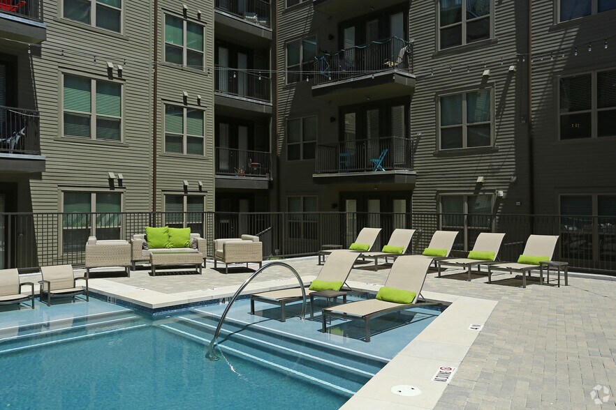 More Photos Of 403 E Koenig Ln, Austin Apartments For Lease