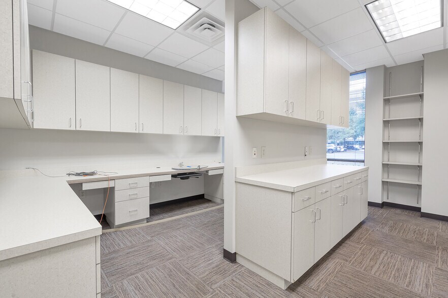 More Photos Of 4385 Johns Creek Pky, Suwanee Medical For Lease