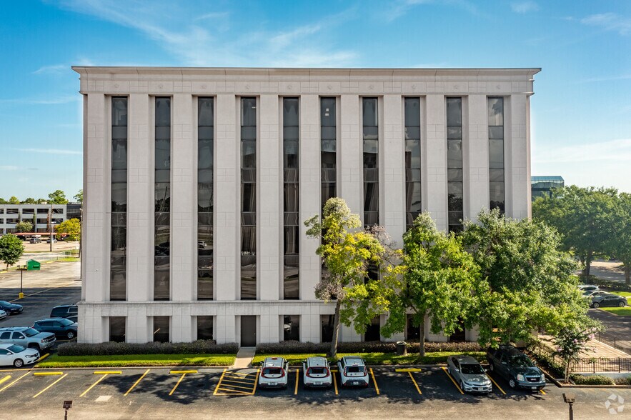 More Photos Of 505 N Sam Houston Pky E, Houston Unknown For Lease