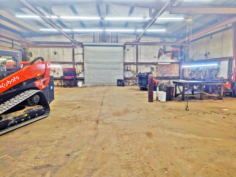 More Photos Of 5788 US-90 Hwy, Theodore Showroom For Lease