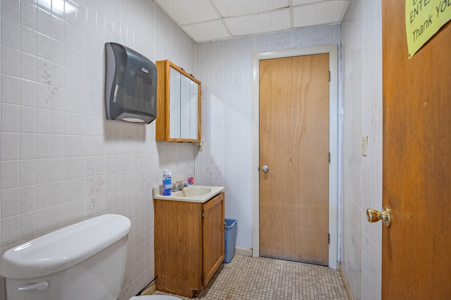 More Photos Of 4 Shearer St, Palmer General Retail For Sale