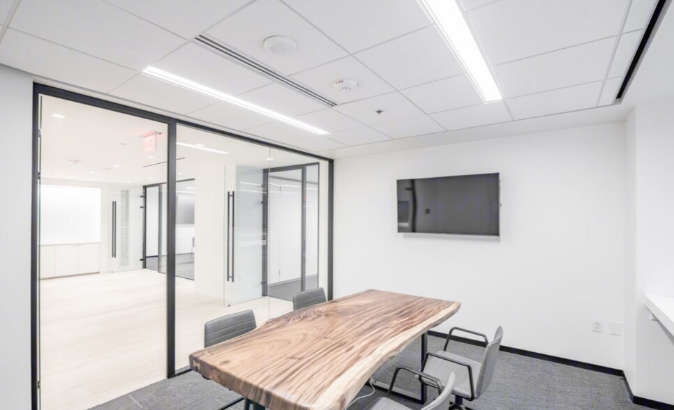 More Photos Of 1101 17th St NW, Washington Office For Lease