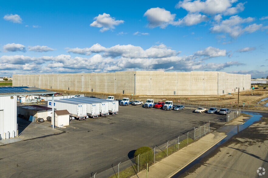 More Photos Of 2401 Nickerson Dr, Modesto Warehouse For Lease