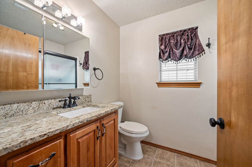 More Photos Of 981 Witherspoon Way, Flower Mound Industrial For Sale