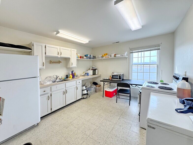 More Photos Of 18119 N Sussex Hwy, Bridgeville Office For Sale