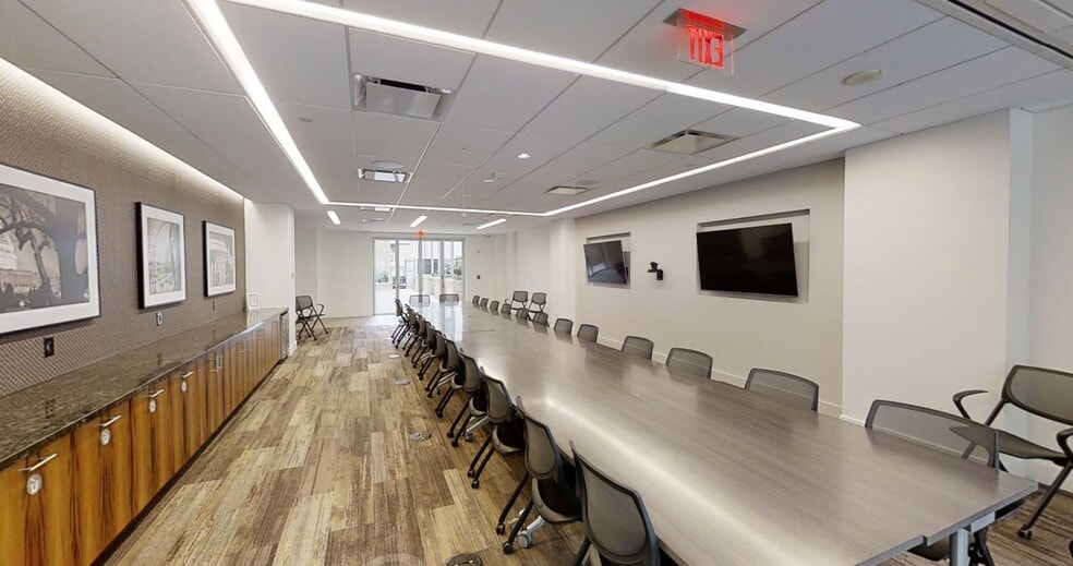 More Photos Of 1100 13th St NW, Washington Office For Lease