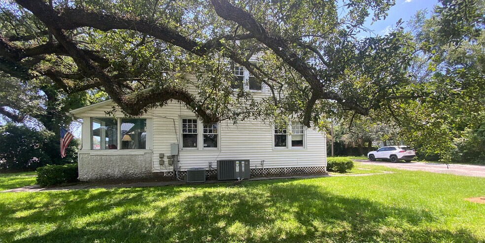 More Photos Of 1117 Washington Ave, Ocean Springs Medical For Sale