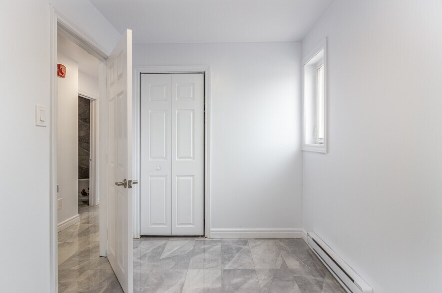 More Photos Of 3263 Lake Shore Blvd W, Toronto Dormitory For Sale