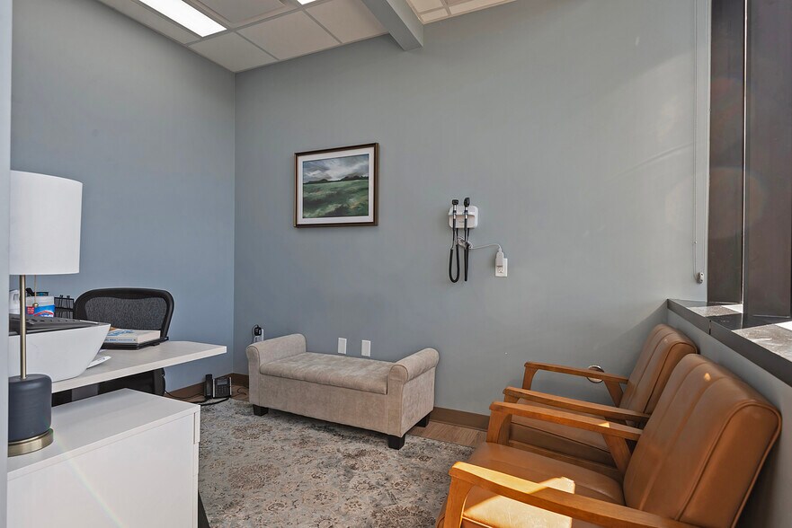 More Photos Of 320 W River Park Dr, Provo Medical For Sale
