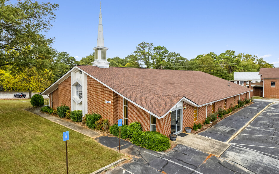 Primary Photo Of 4528 Rockbridge Rd, Stone Mountain Religious Facility For Sale