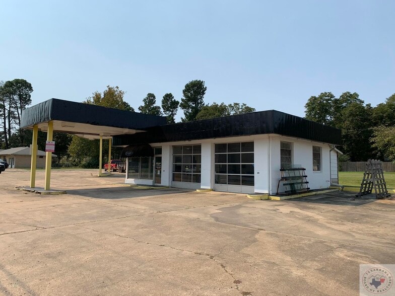 More Photos Of 1201 N Louise St, Queen City Freestanding For Sale