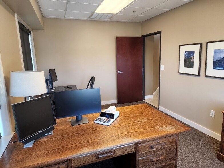 More Photos Of 401 Ranch Road 620 S, Lakeway Medical For Sale