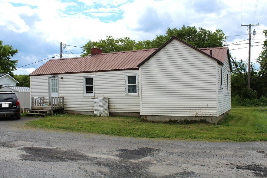 More Photos Of 50 Davis St, Presque Isle Multifamily For Sale