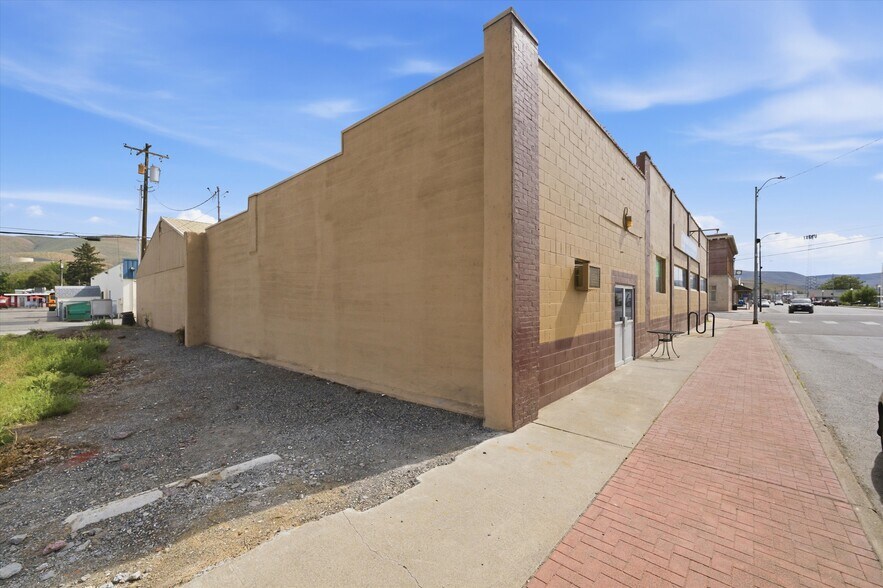 More Photos Of 602 7th St, Prosser Specialty For Sale